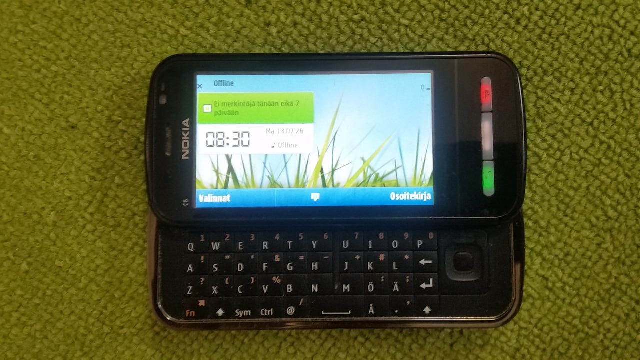 NOKIA C6-00 puhelin