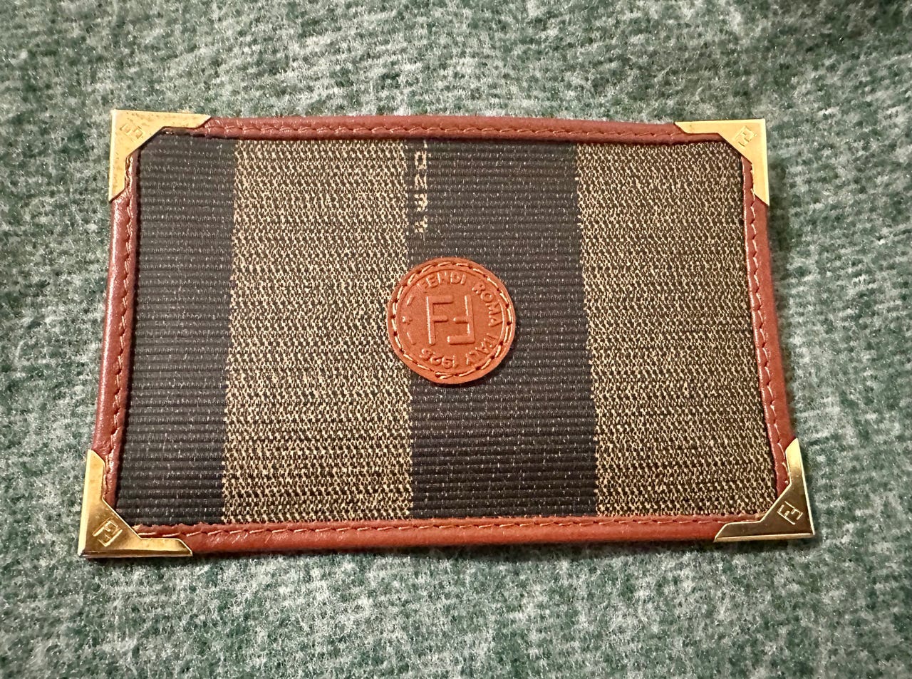 Fendi nahkainen korttikotelo unisex