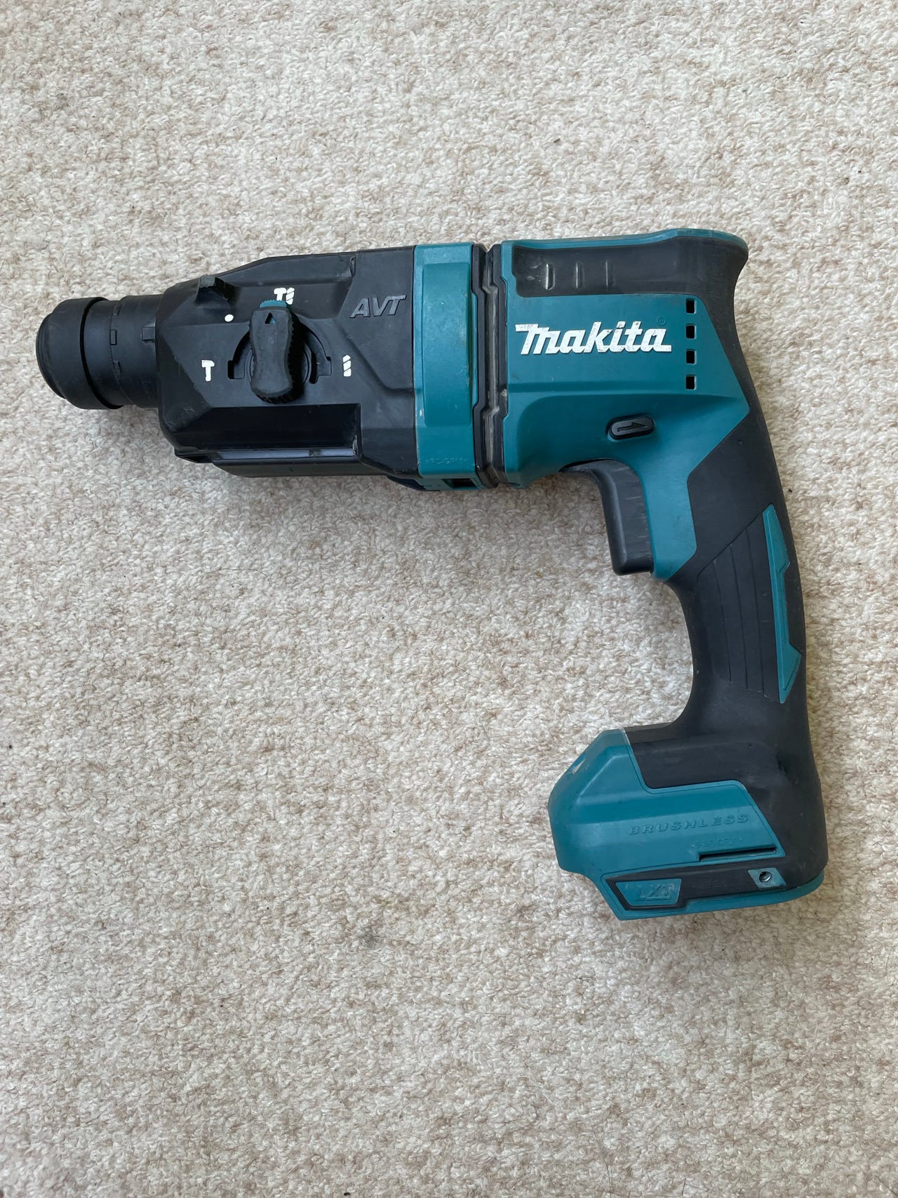 Makita poravasara DHR182