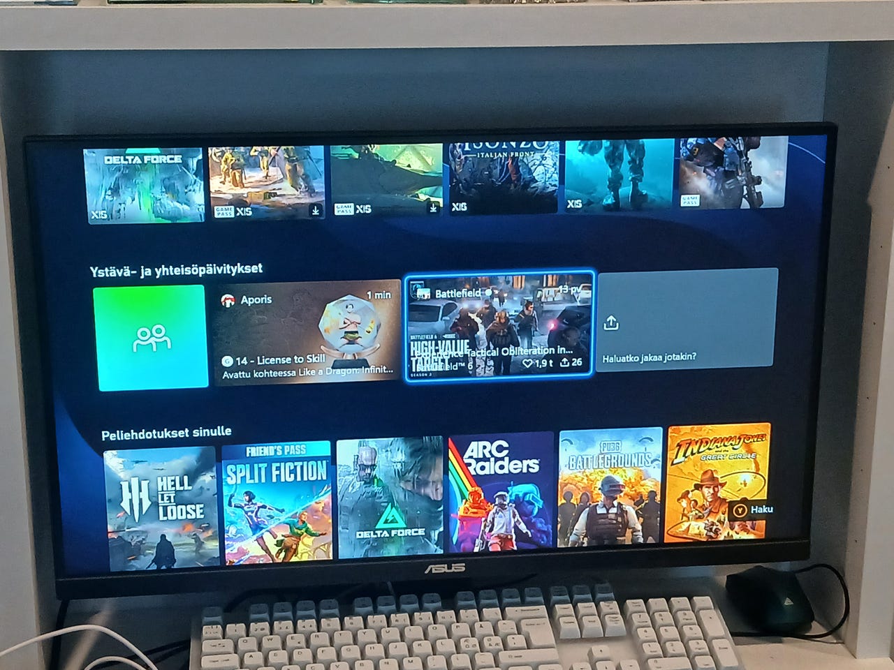 Myydään: ASUS TUF Gaming 27 -pelinäyttö + toinen näyttö kaupan p