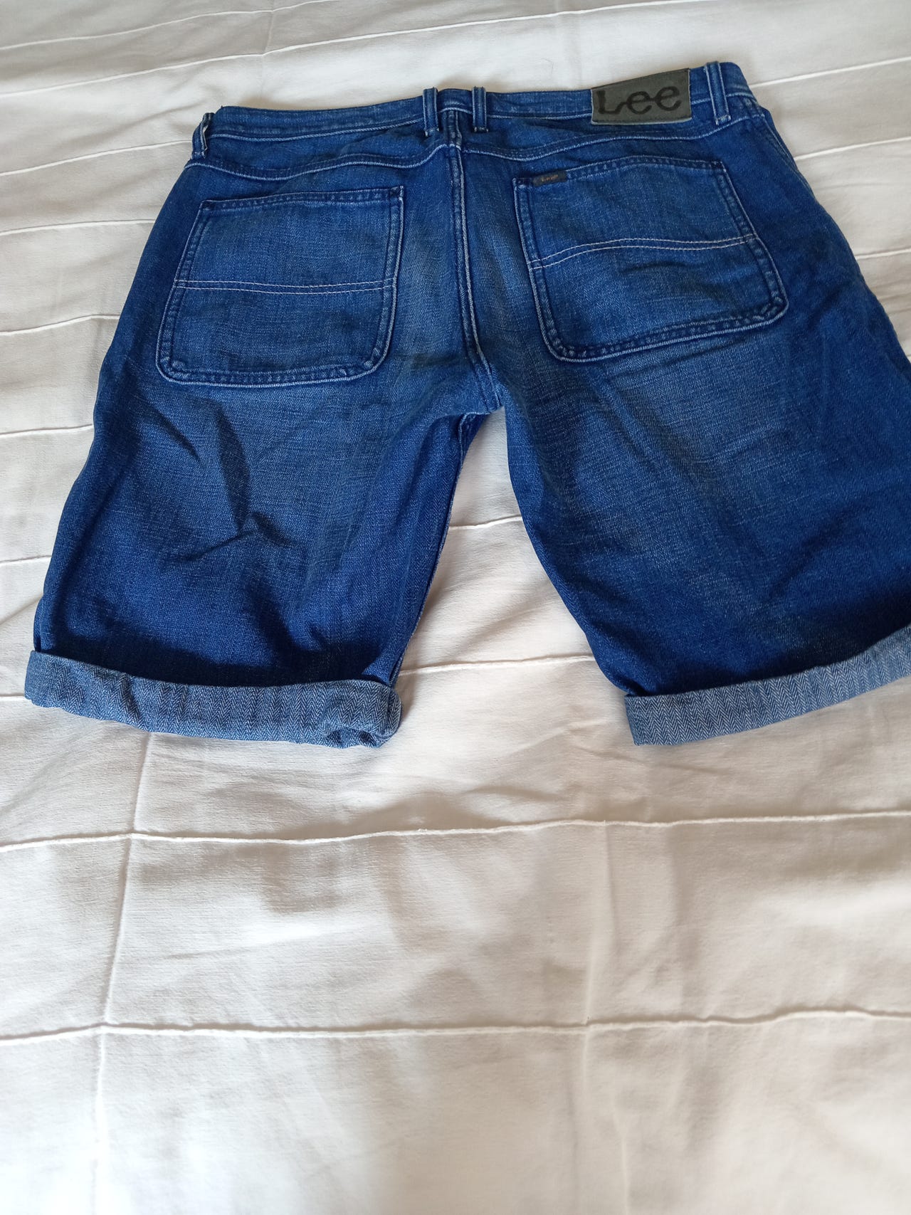 Lee W31 farkut shortsit.