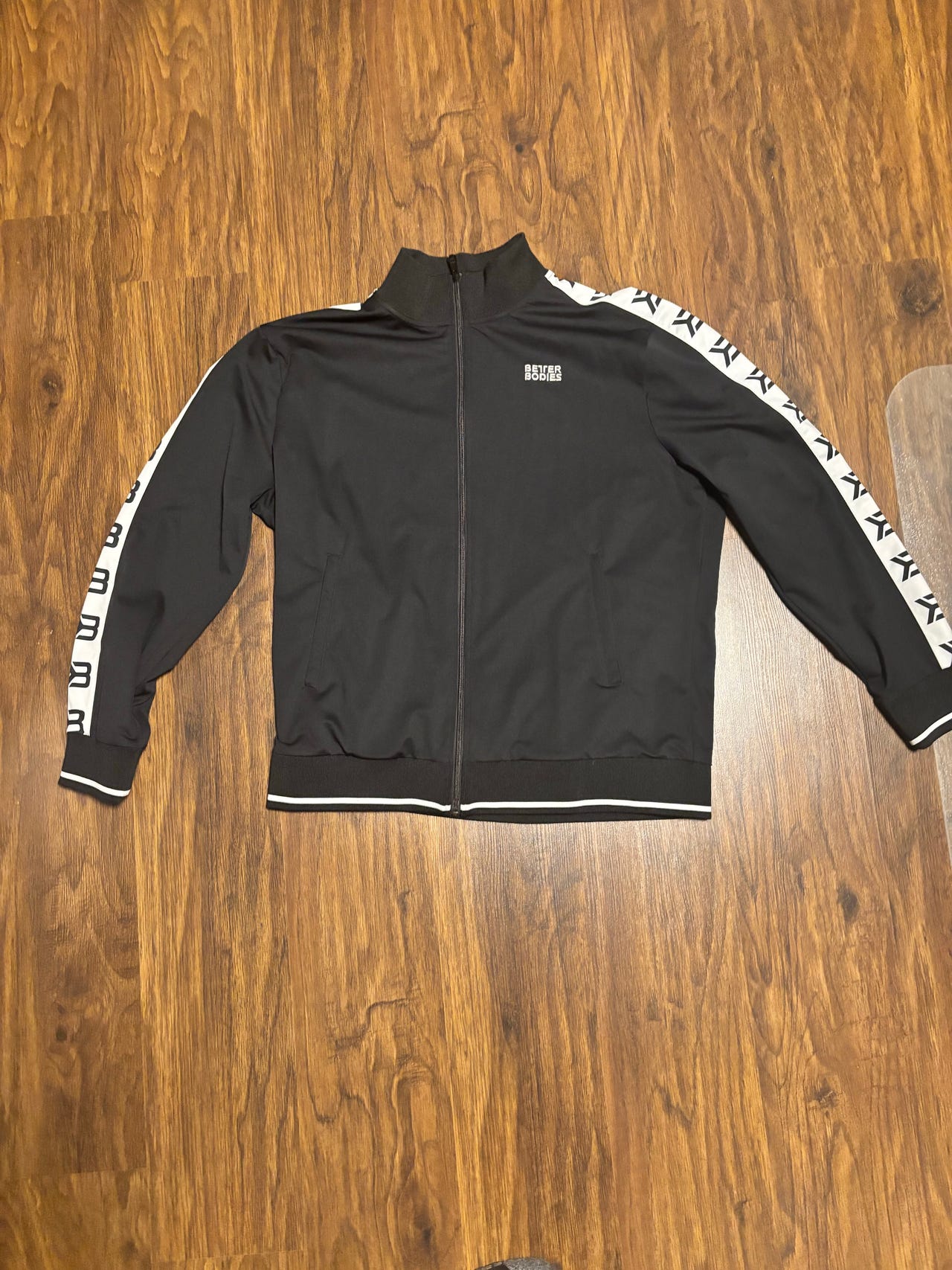 Better Bodies tracksuit. (Team Bulls all out) logolla