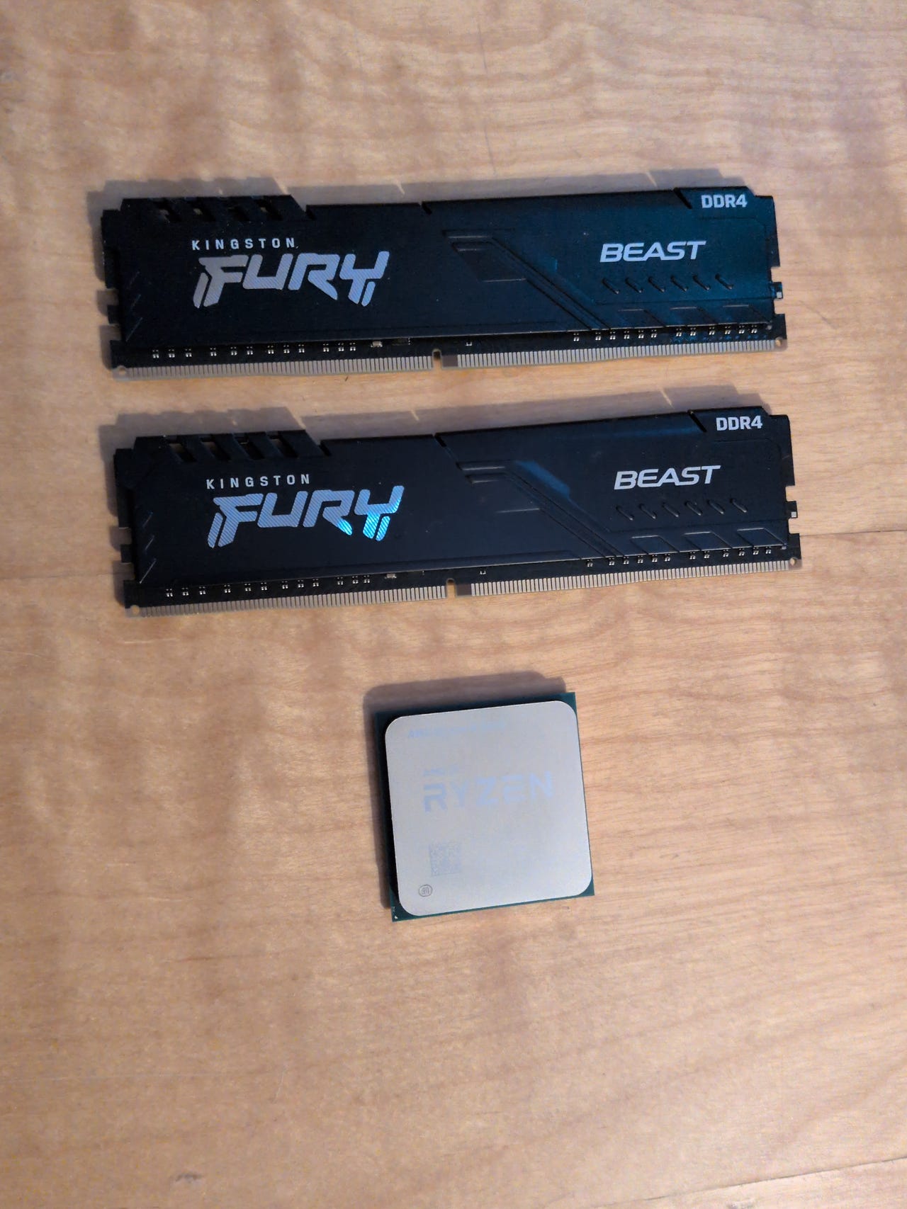 AMD Ryzen 5 3600 prosessori ja Kingston Fury 2x8gb 3200 mhz ddr4