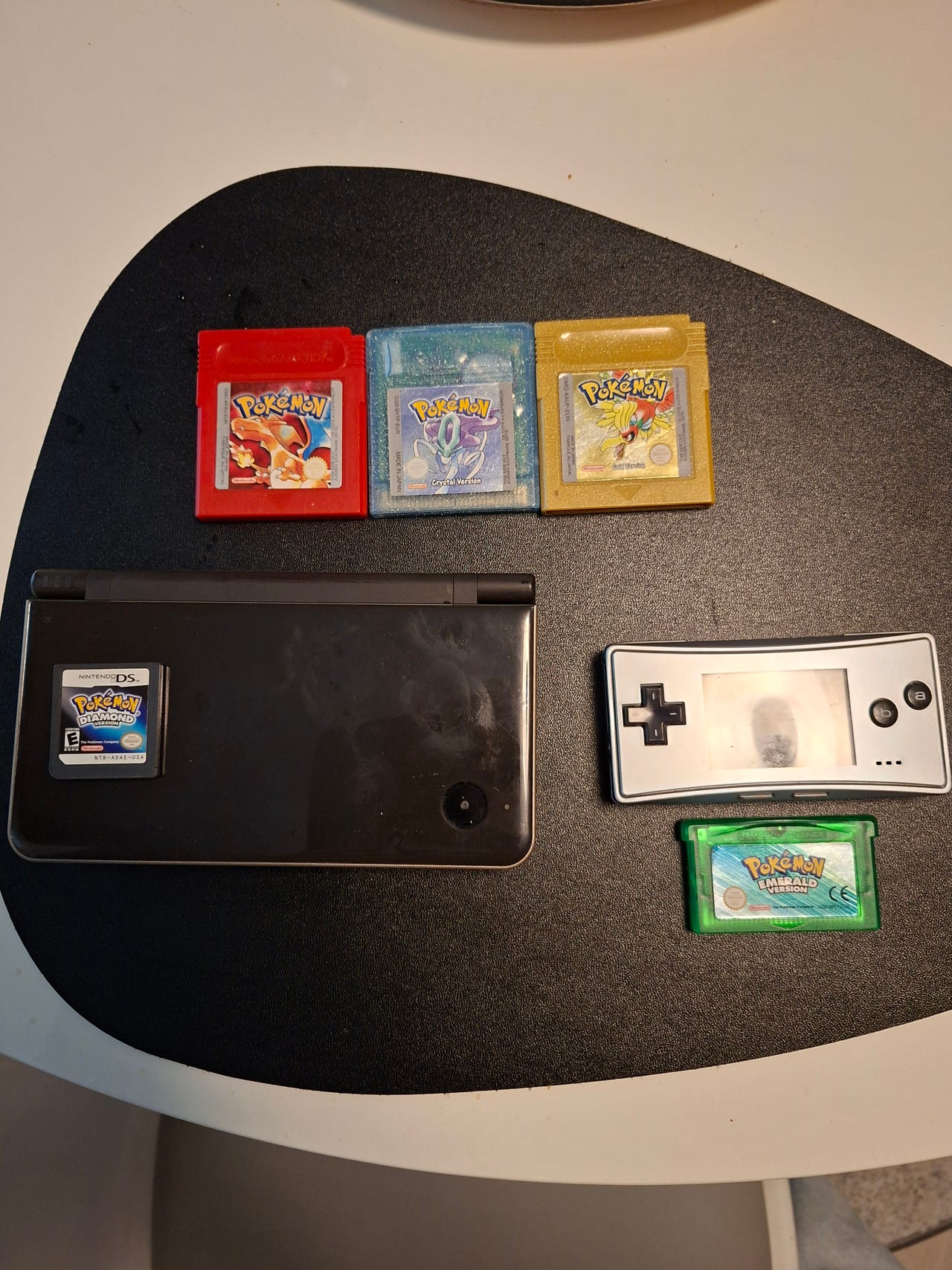 Konsoleita ja Pokemon pelejä