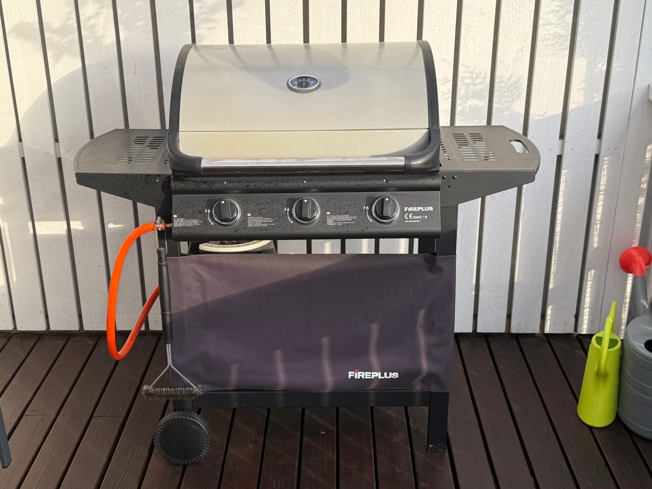 Fireplus kaasugrilli 3 poltinta