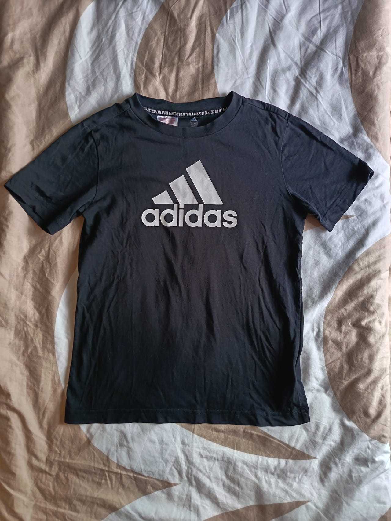 Adidas t-paita