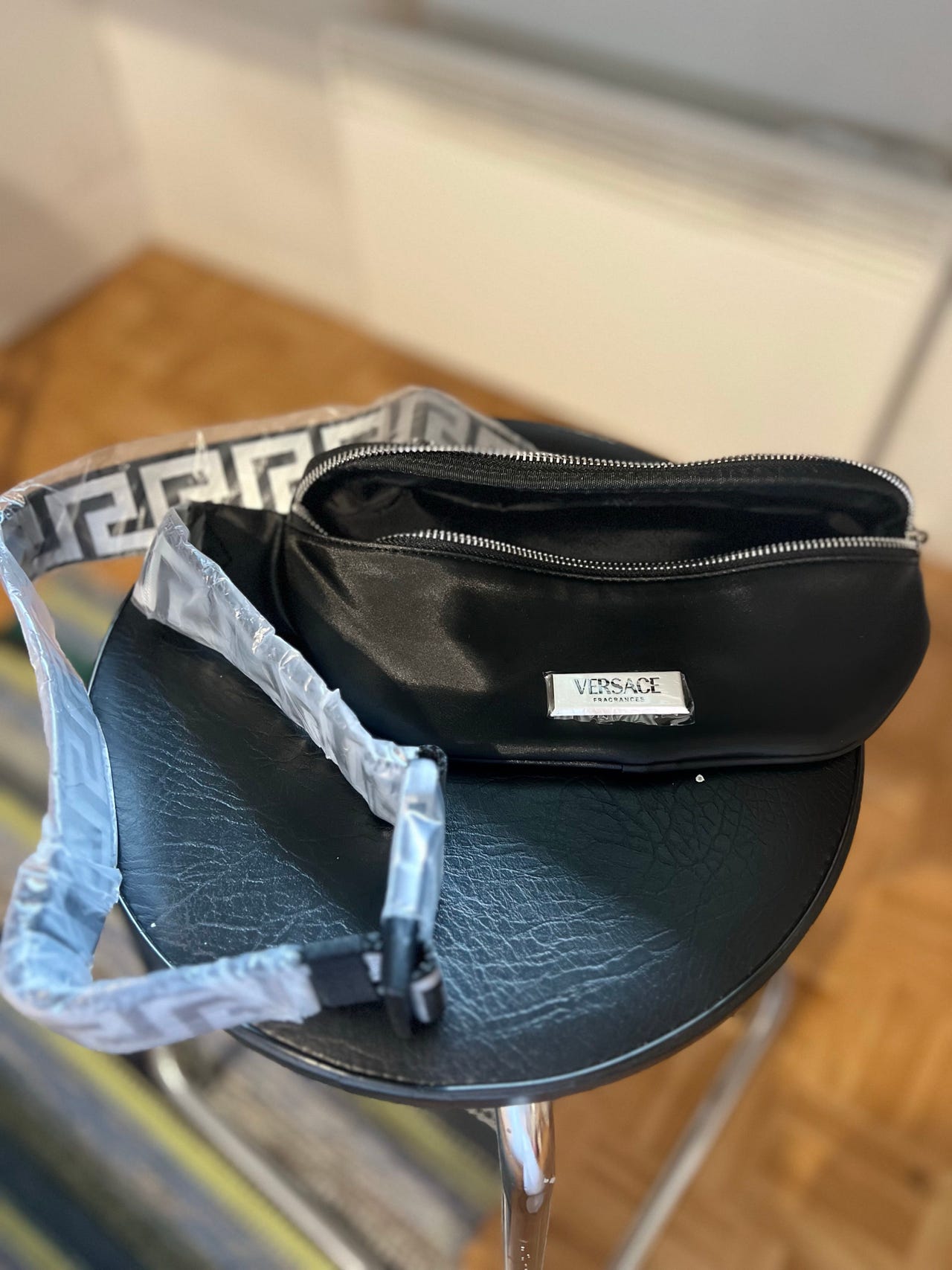 Versace tekonahkainen vyölaukku unisex
