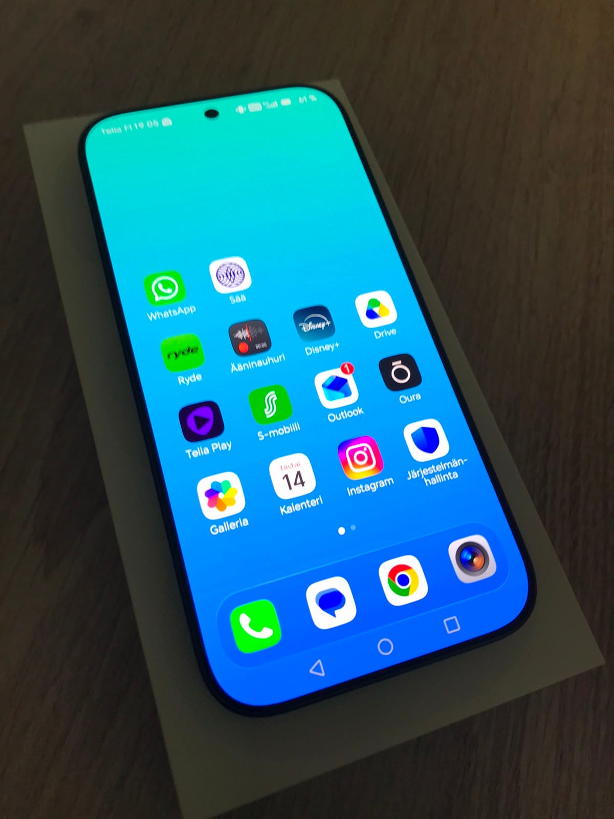 HONOR 600 5G 256/8GB (kuin uusi, ostettu 7.7.2026!)
