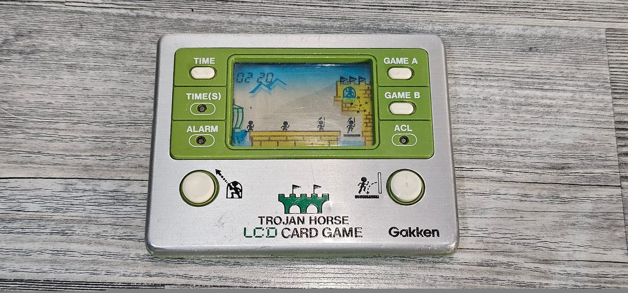 Gakken Trojan Horse LCD-elektroniikkapeli (1981) – Toimiva