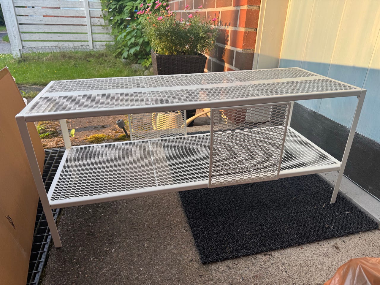 Tv-taso, metalli/valkoinen Ikea