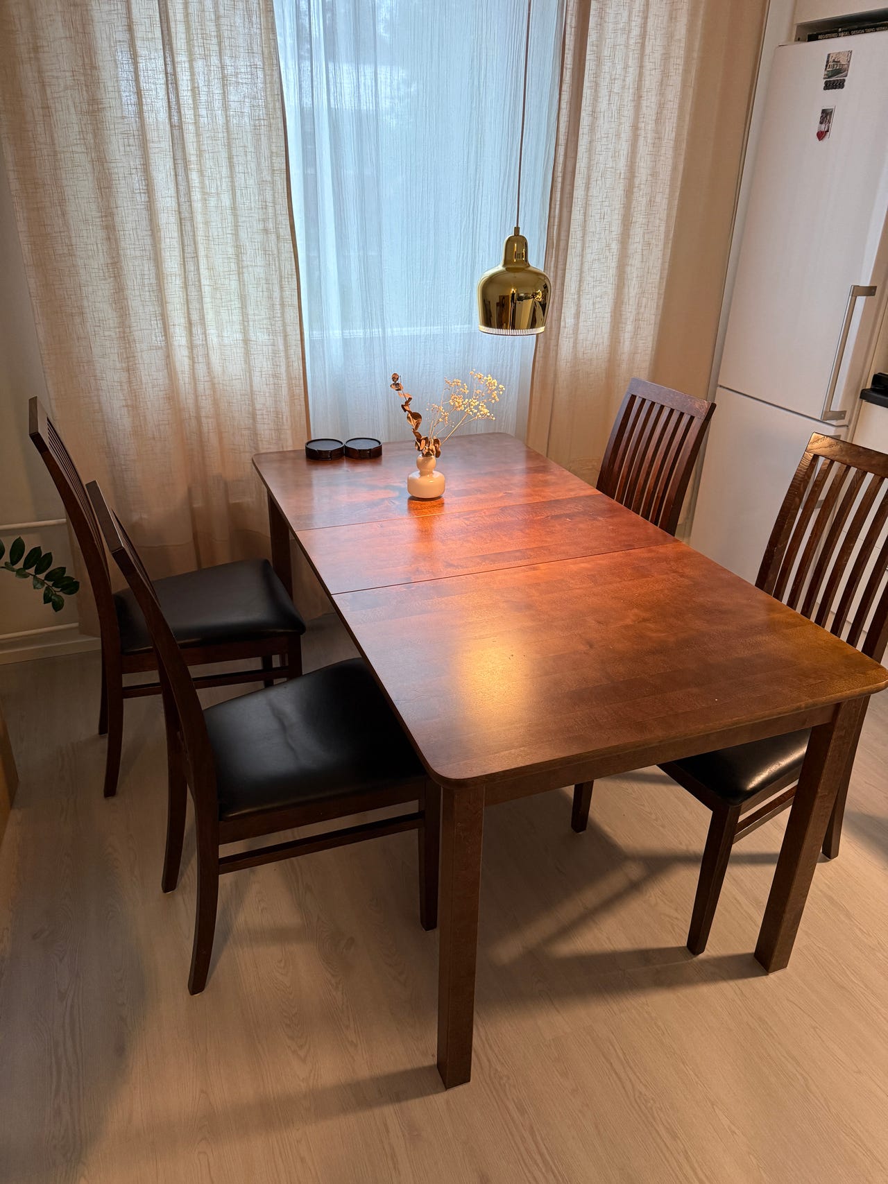 Ruokapöydän tuolit