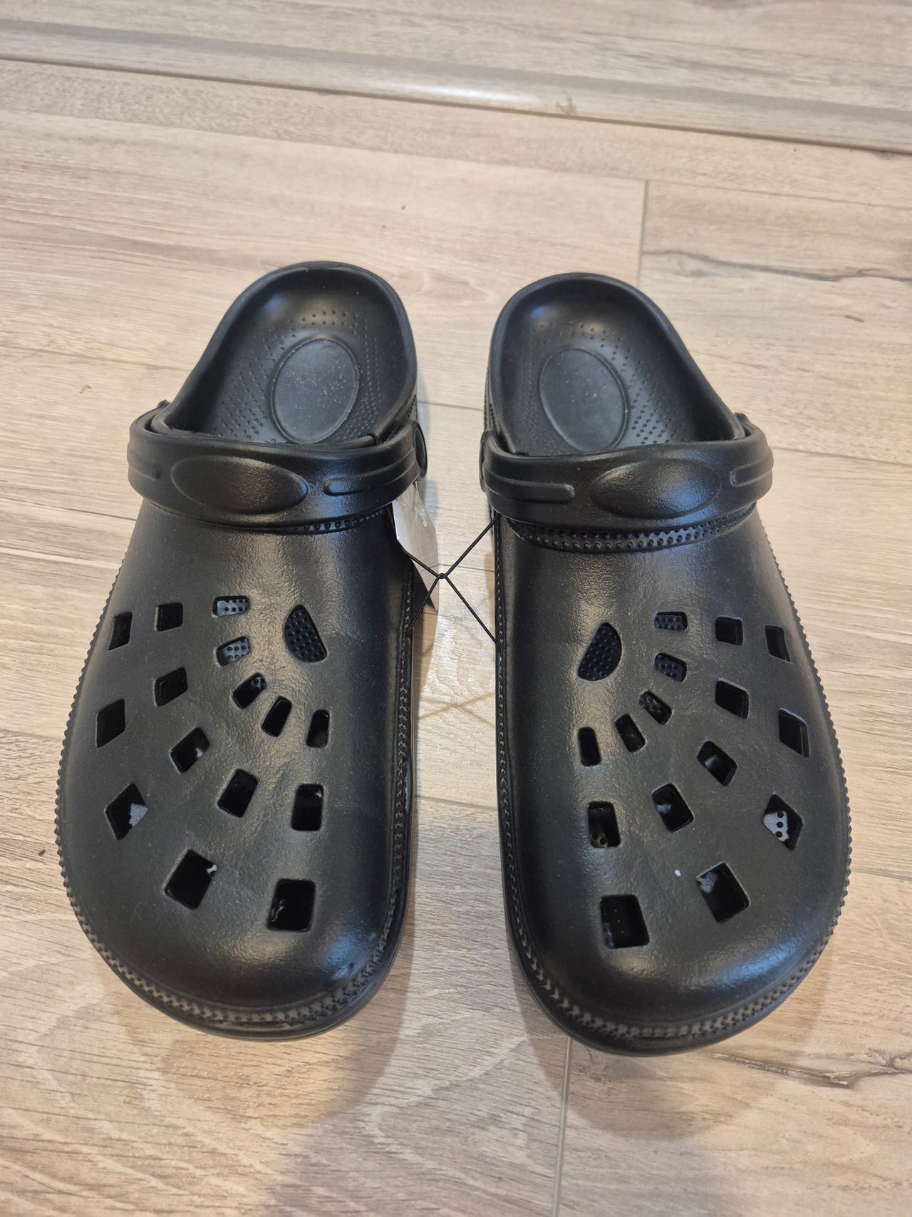 pistokkaat / crocsien tyyppiset kengät