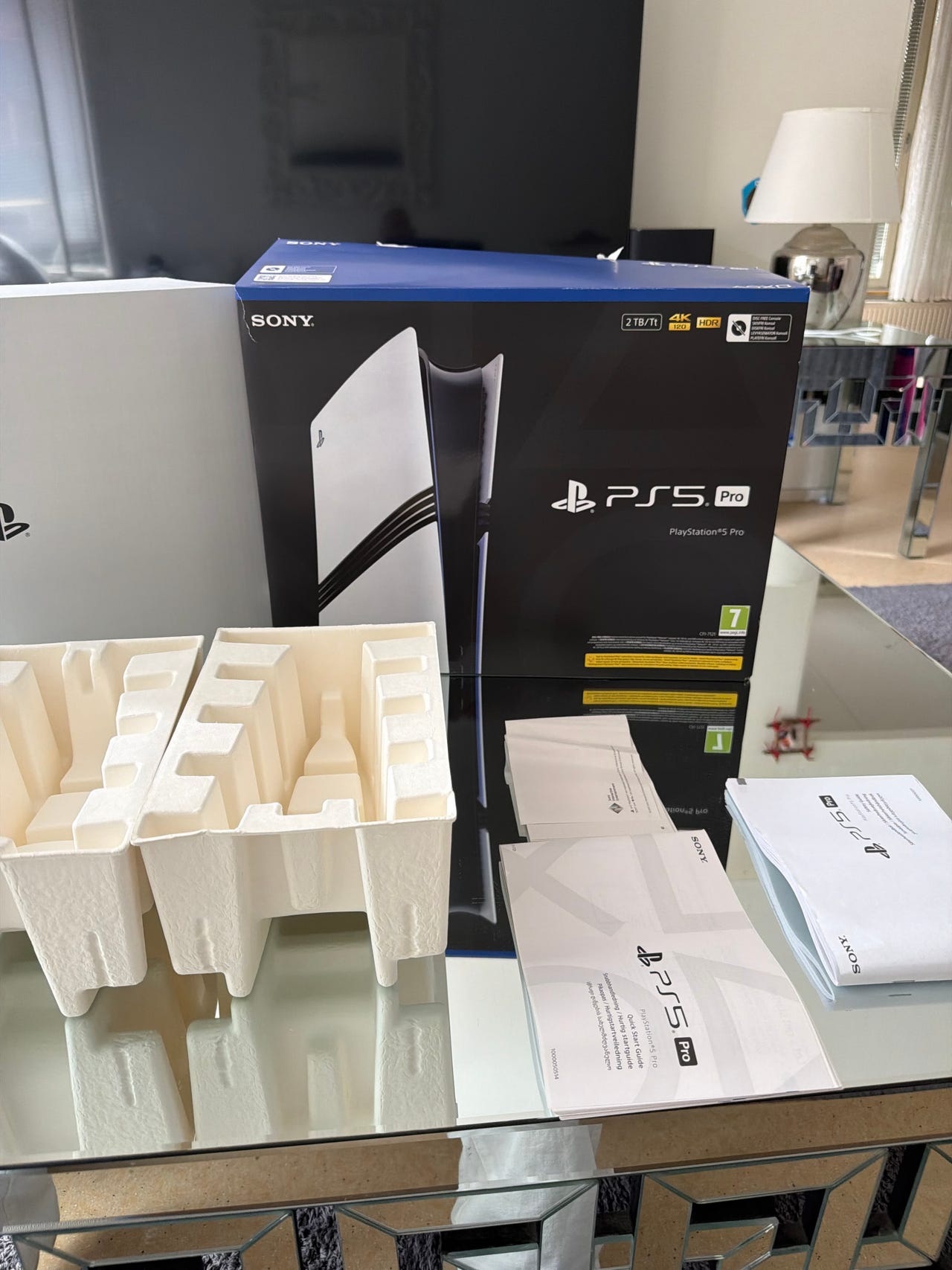 Sony PlayStation 5 Pro TYHJÄ LAATIKKO