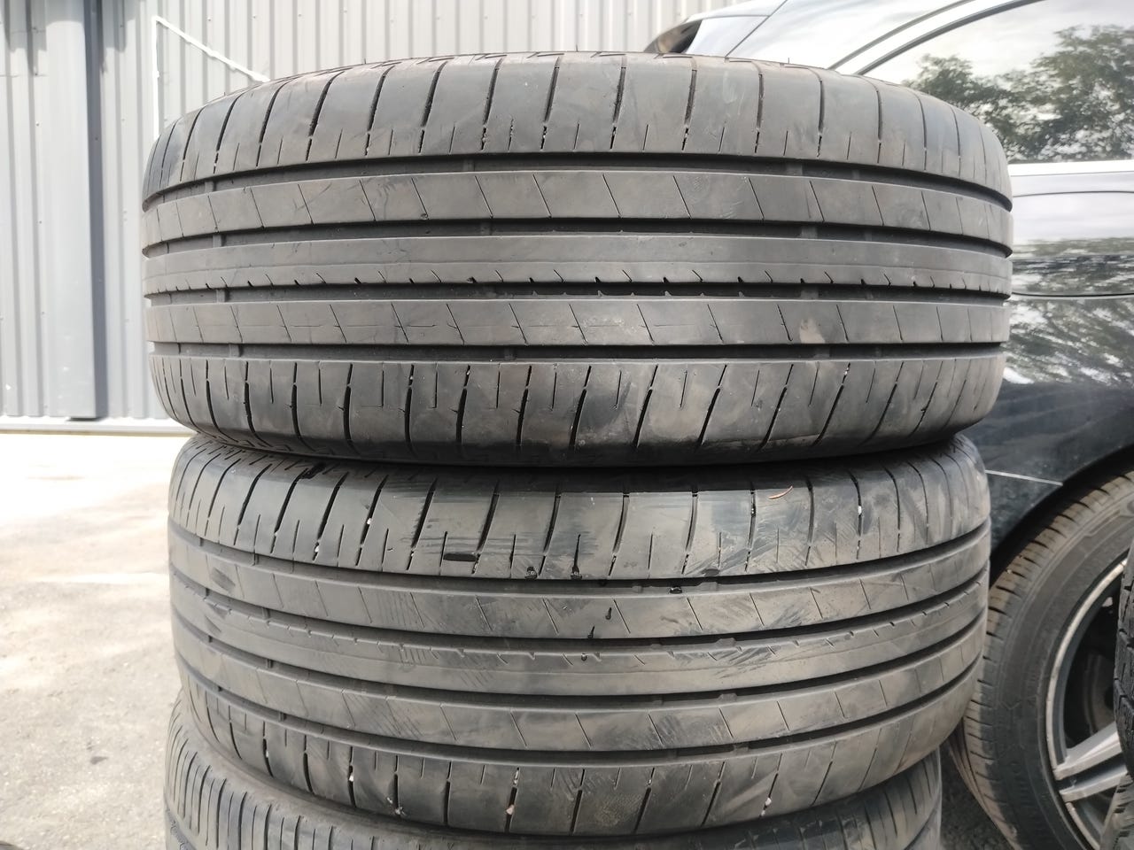 215/55/18 Bridgestone kesärenkaat 2 kpl, pinta 5,5mm. Dot 0321
