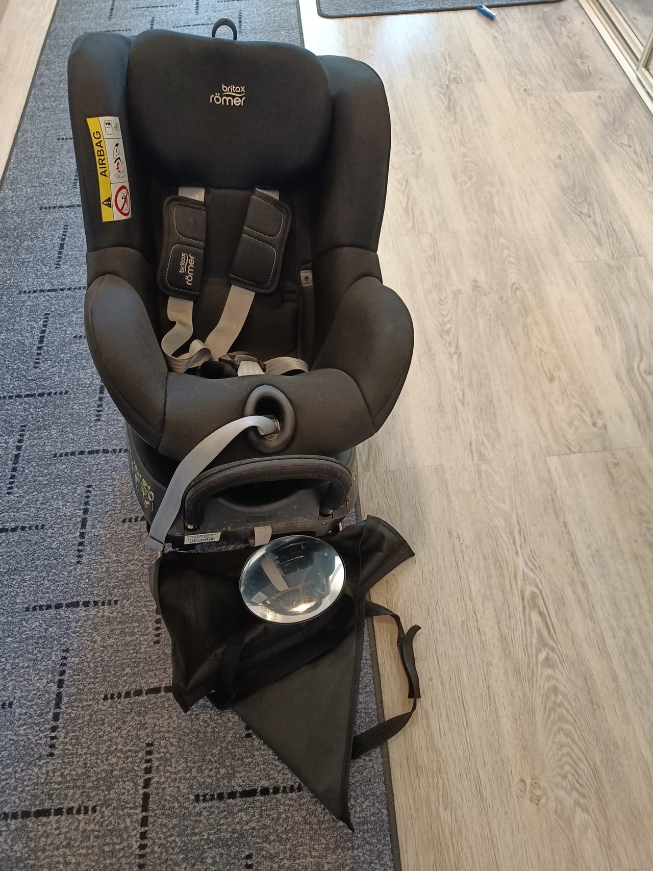 Britax Römer Dualfix² R turvaistuin 18 kg musta
