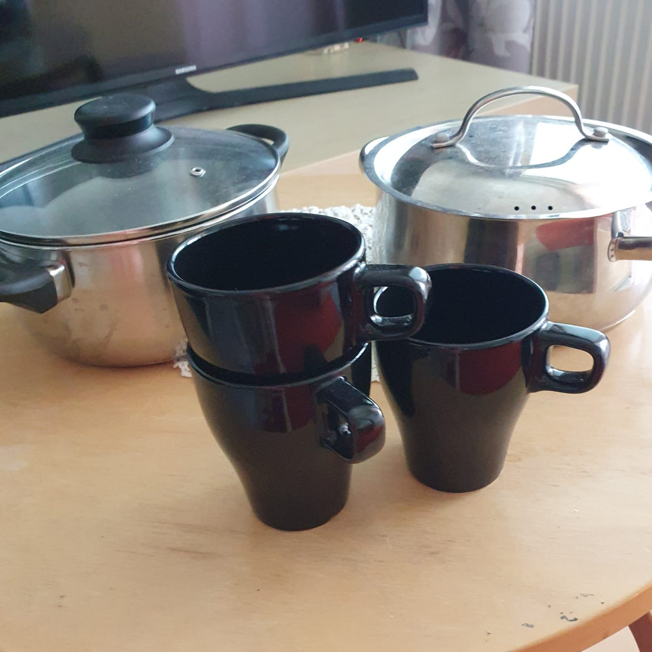 Kattilat ja mukit
