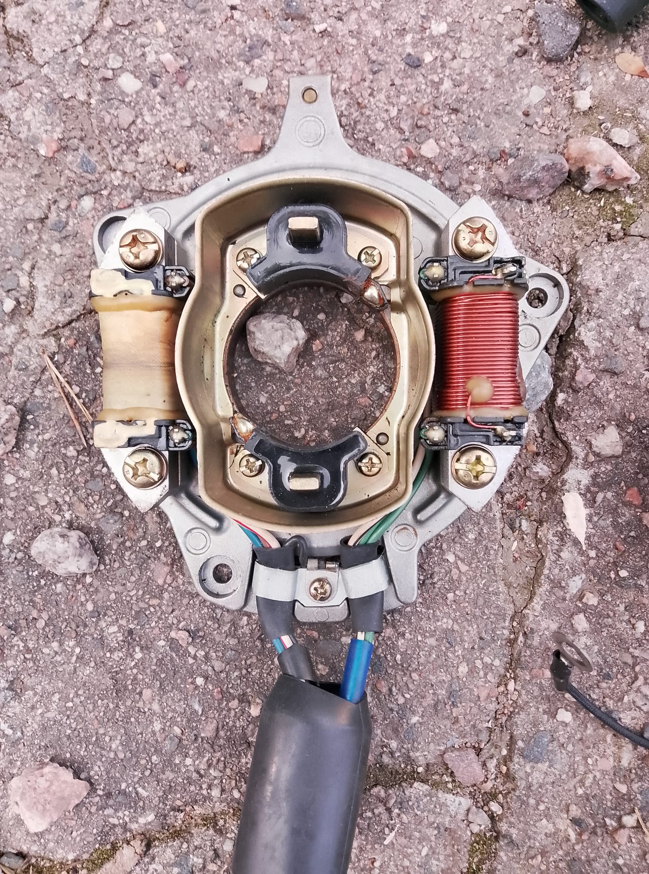 yamaha 20hp.2t.Sytytyspuolat ja staattori