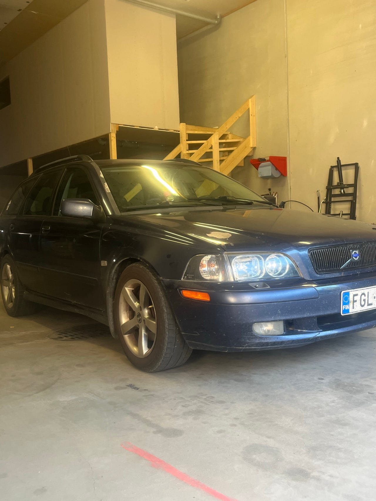 Volvo V40 farmari tummansininen