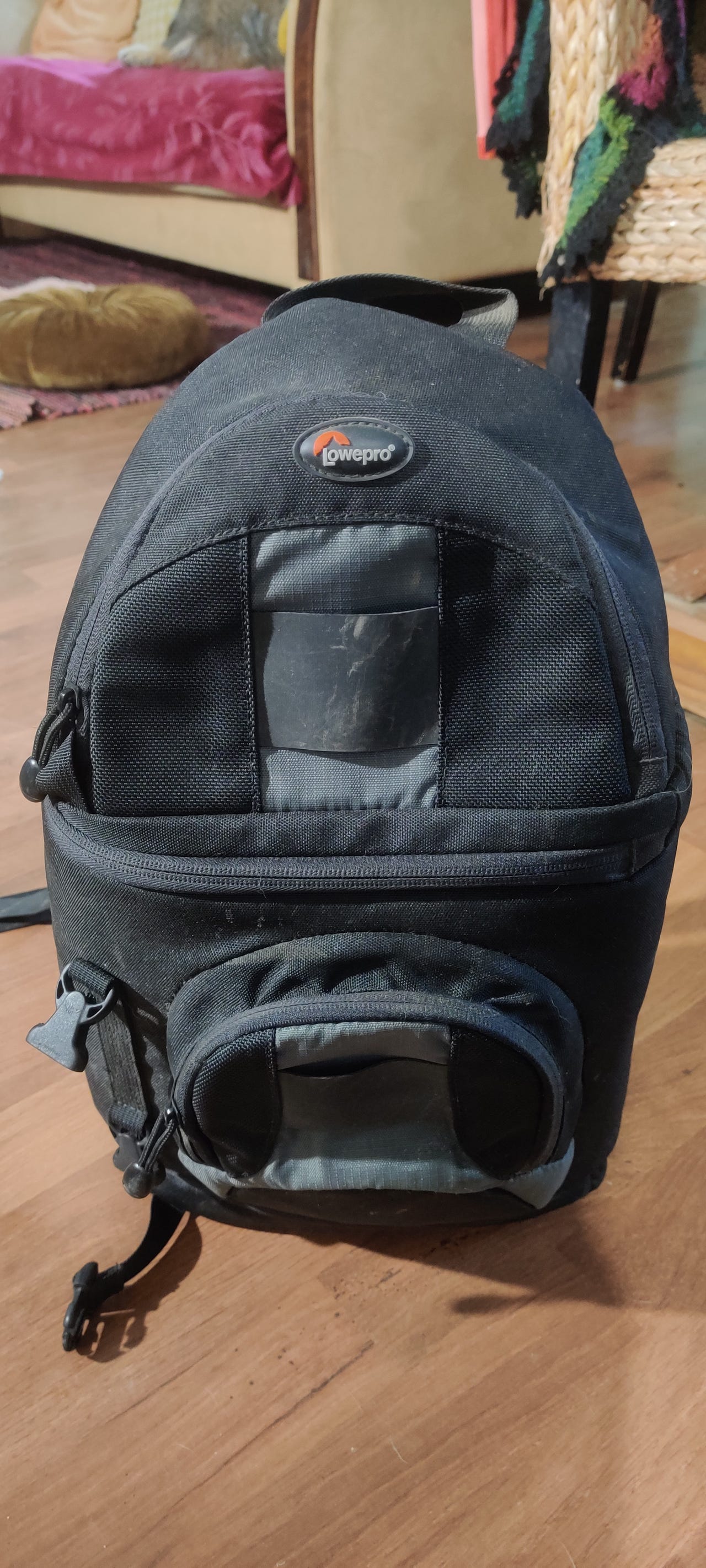 Lowepro kamerareppu musta