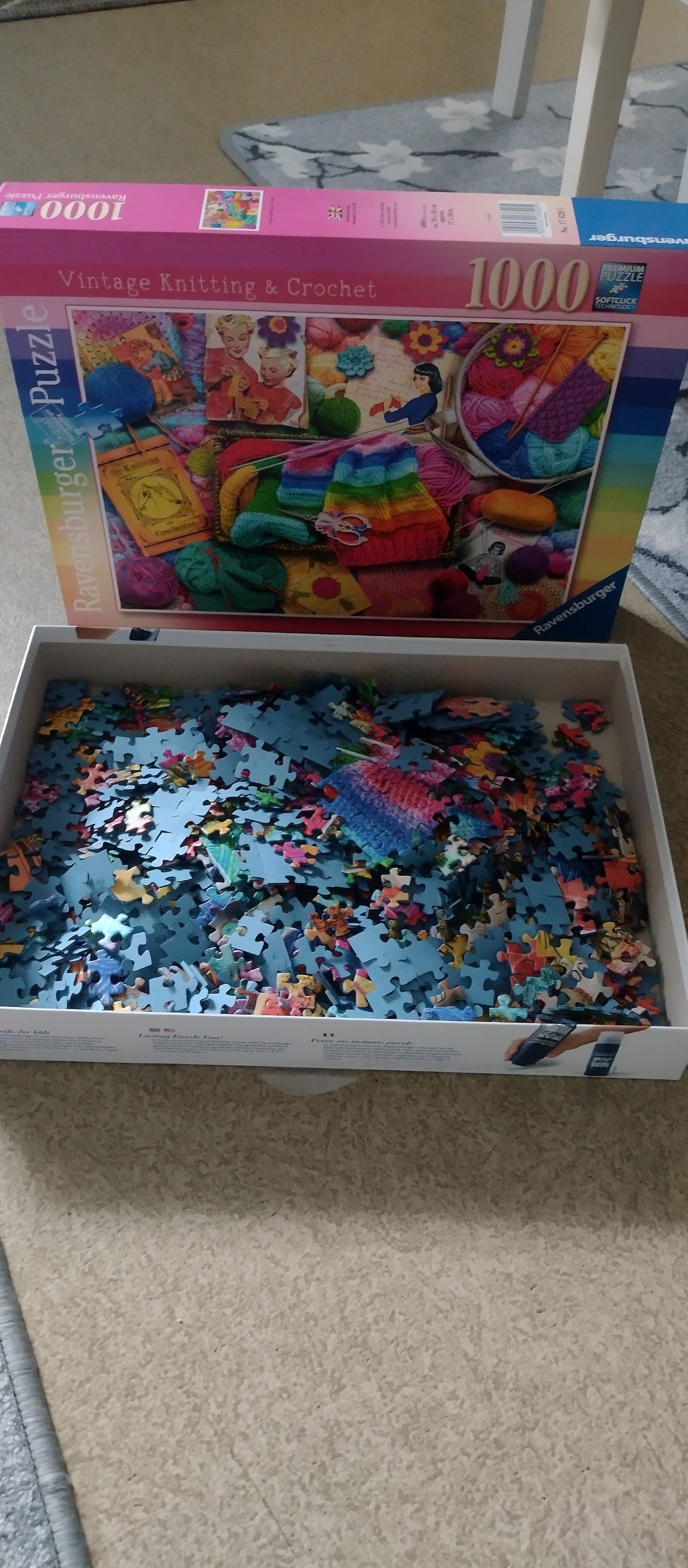 Ravensburgerin värikäs Vintage Knitting & Crochet palapeli