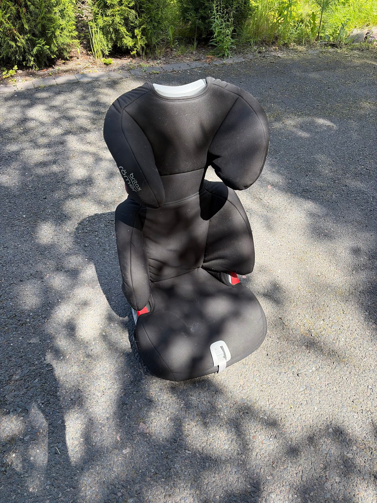 Britax Römer isofix lastenistuin kasvot menosuuntaan