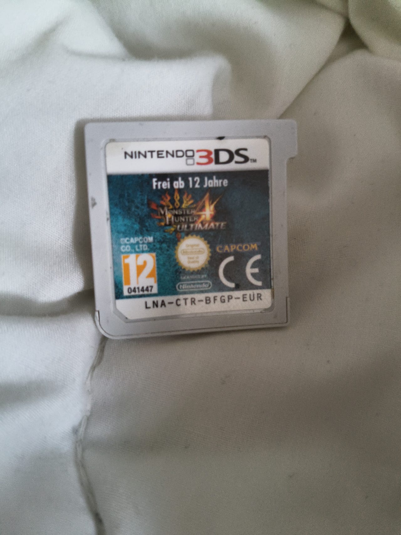 Nintendo 3DS Monster Hunter 4 Ultimate peli Loose