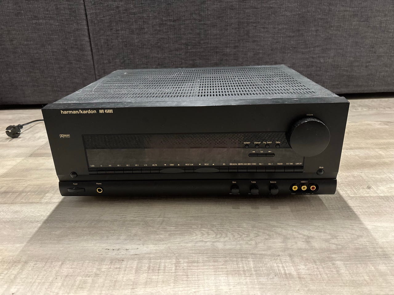 Harman Kardon AVR45 - vahvistin