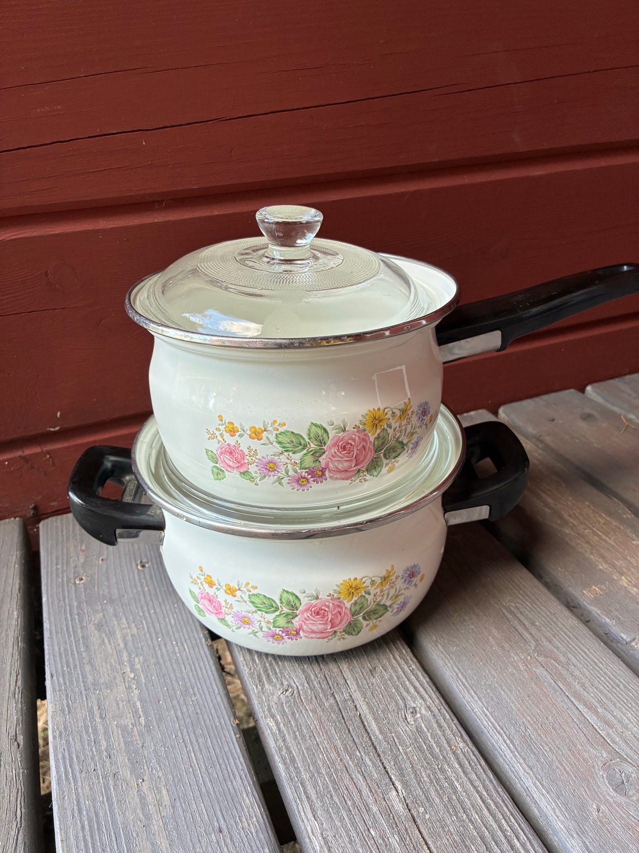 Japanilainen retro emalikattila -setti
