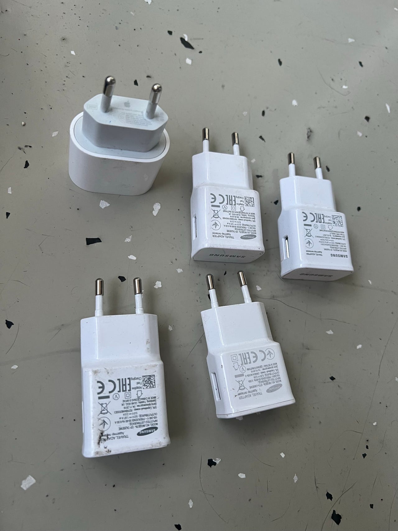 Samsung seinälaturit USB ja USB‑C liitännällä