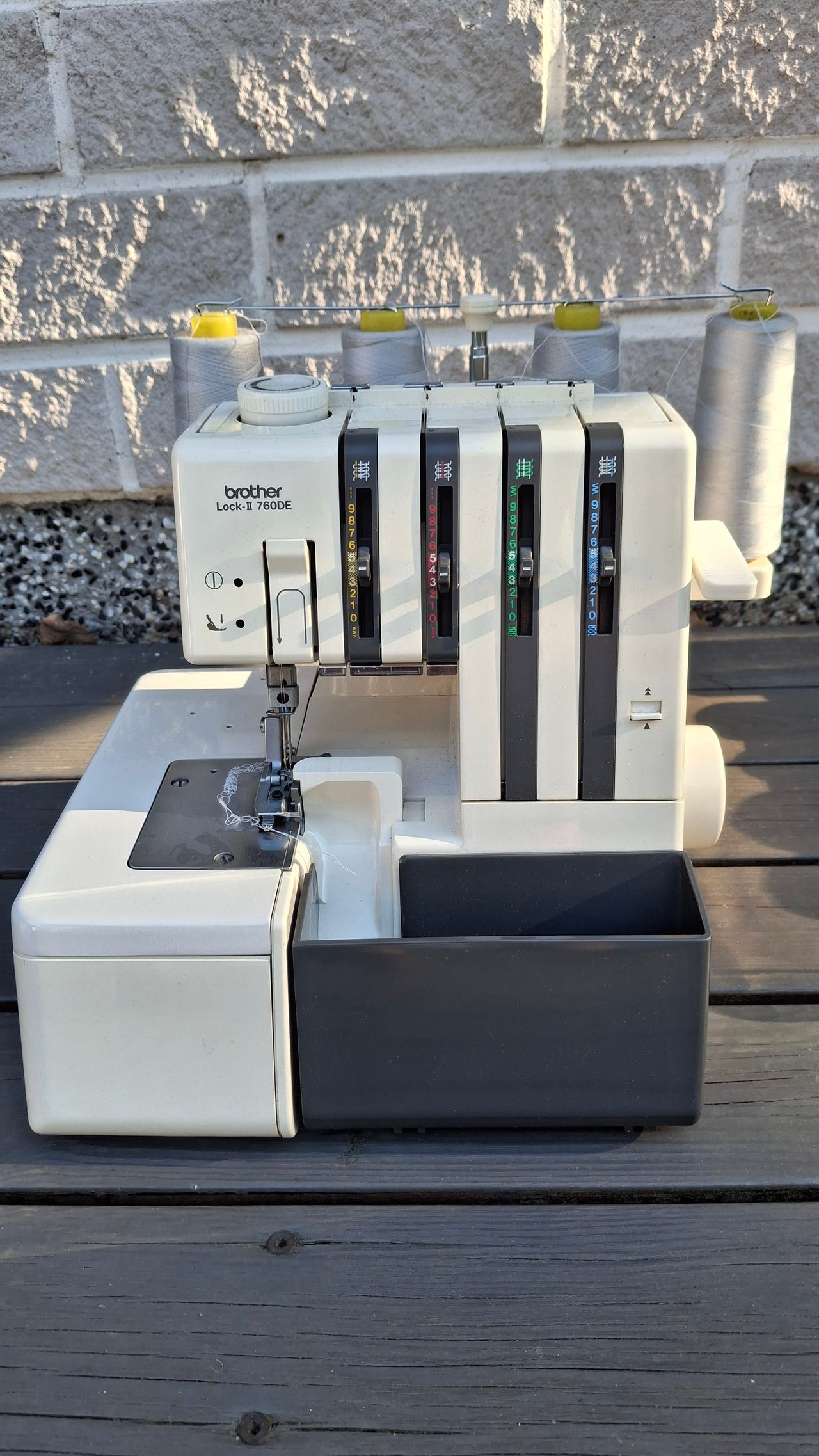 Brother Lock 750DE saumuri