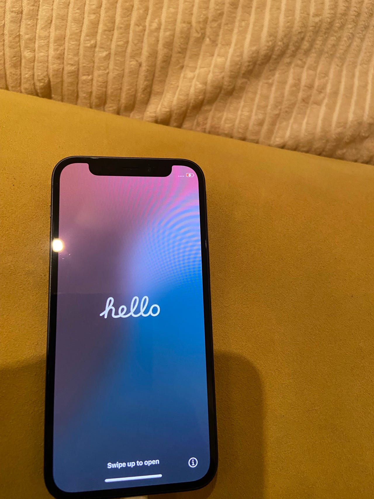 Apple iPhone 12 64 GB musta älypuhelin