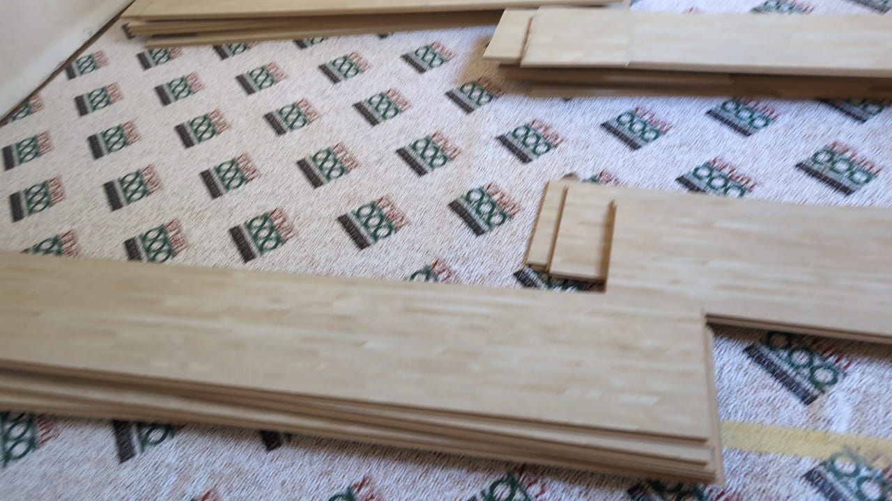 Annetaan käytettyä laminaattia n. 12 m2
