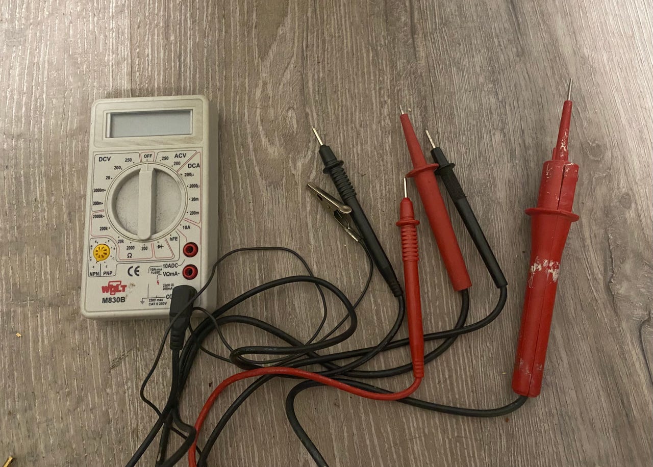 Voltcraft M830B yleismittari
