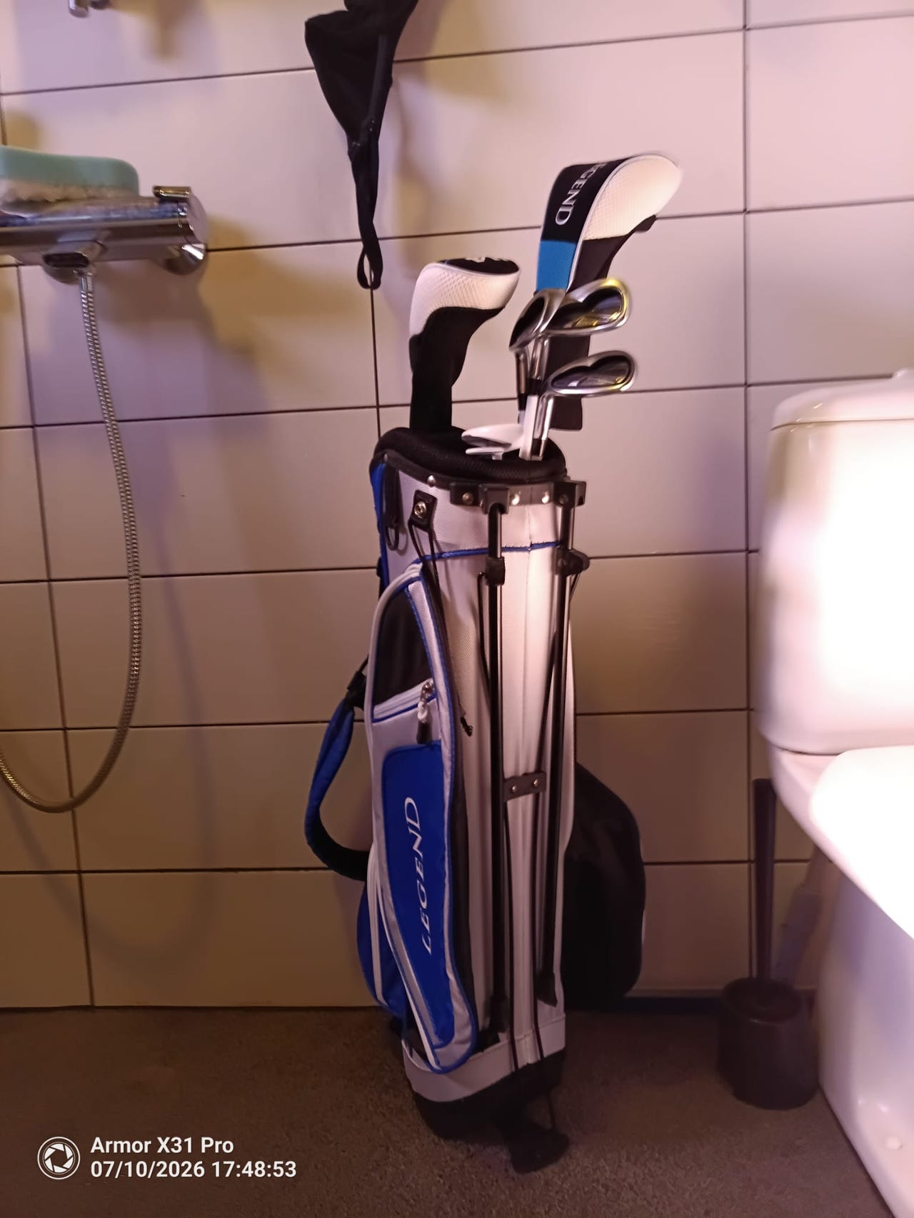 lasten golfbägi ja mailat Left