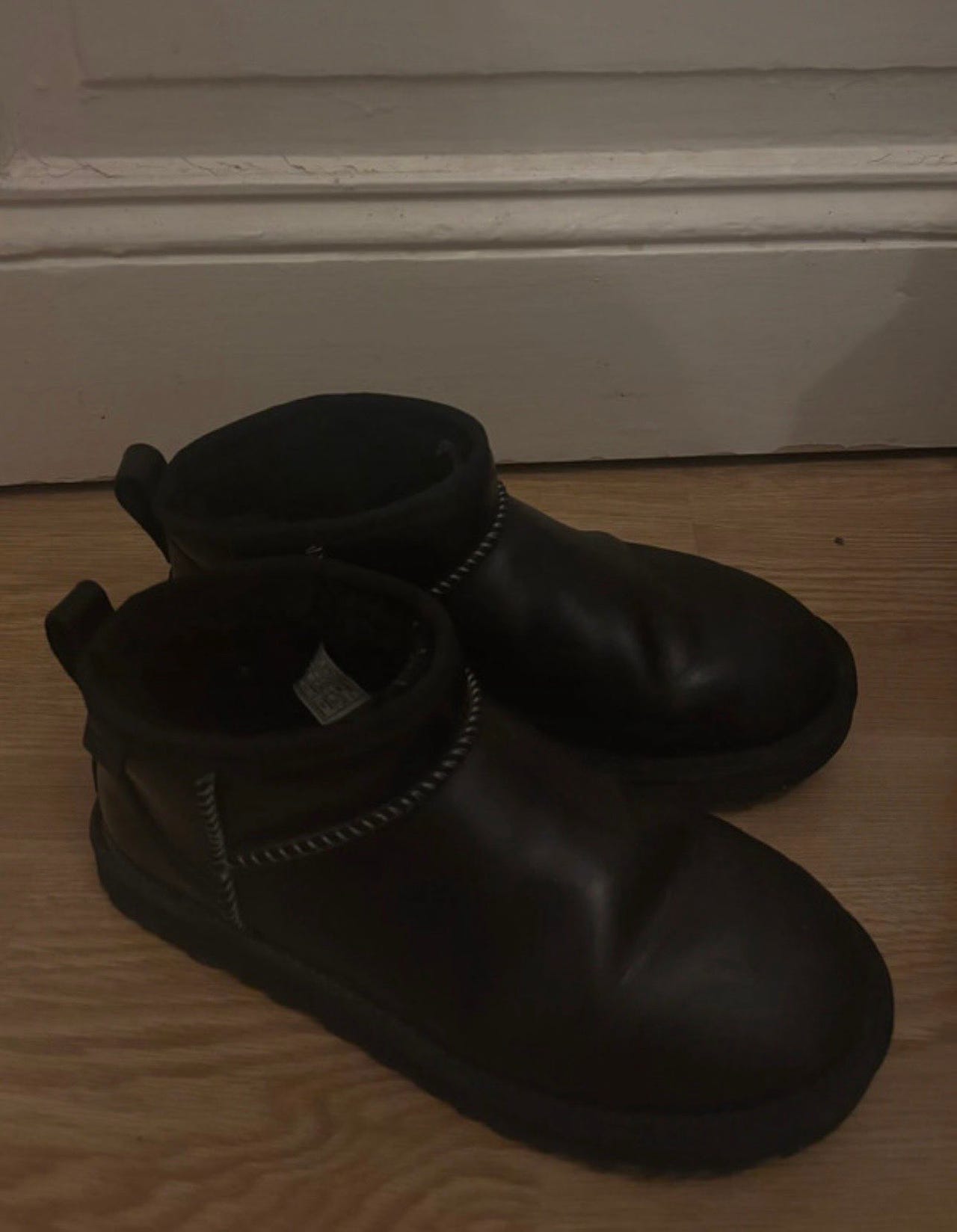 UGG