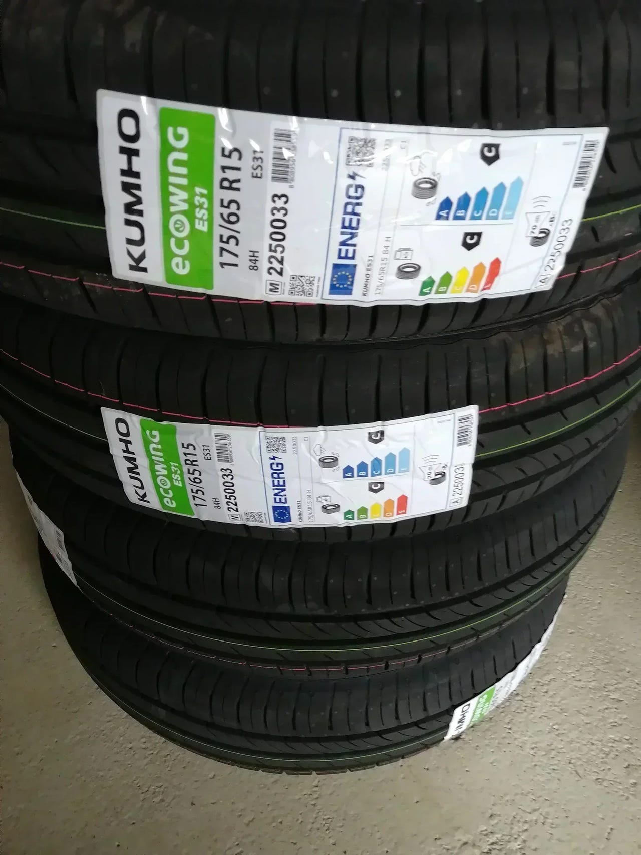 175/65R15 KUMHO kesärenkaat sis työt