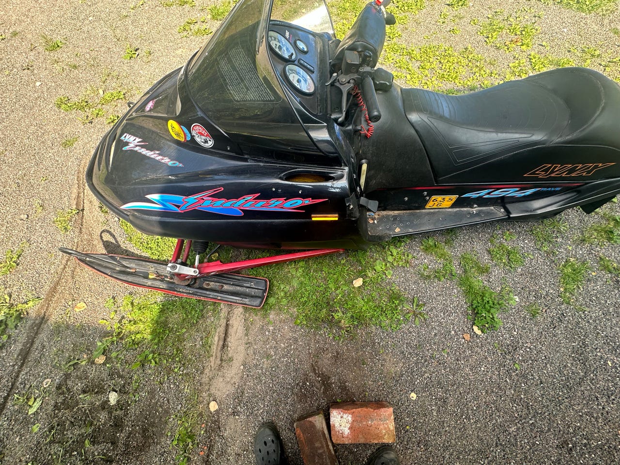 Lynx Enduro moottorikelkka musta