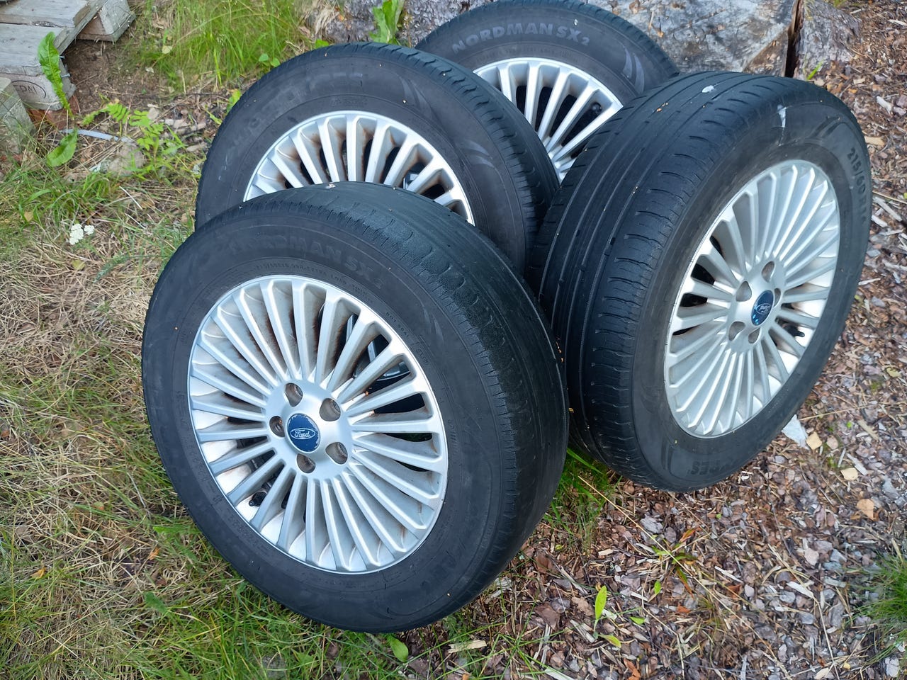 Ford alumiinivanteet ja renkaat 16