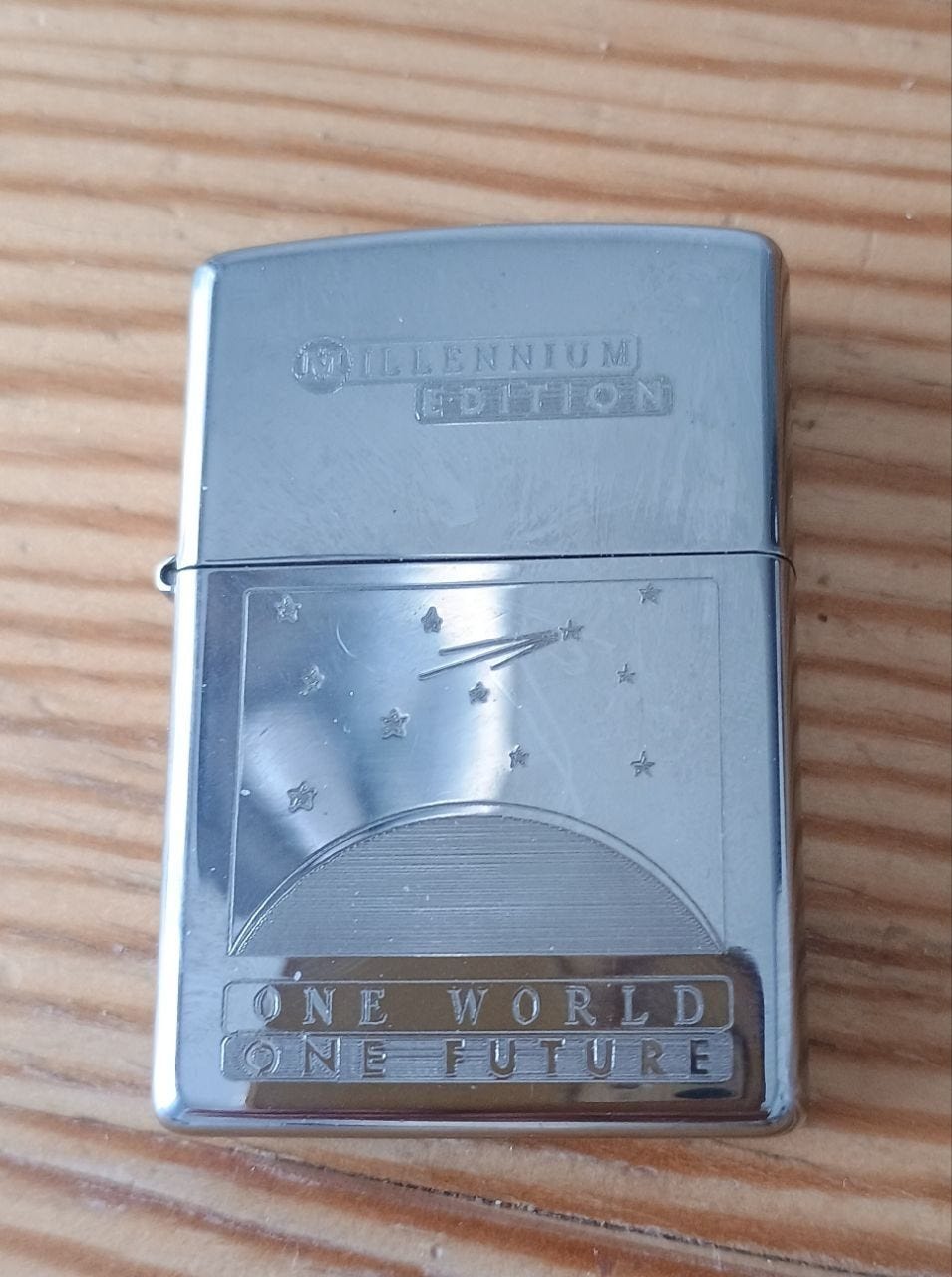 Zippo Millennium Edition One World One Future (1999, TVD Titani
