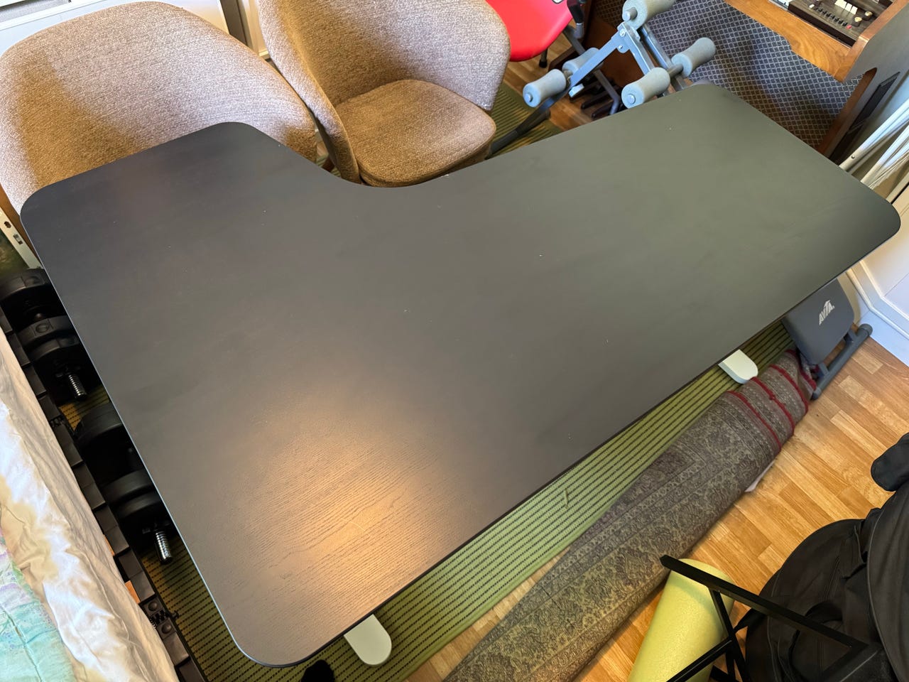 Iso Ikea Bekant työpöytä, hyväkuntoinen