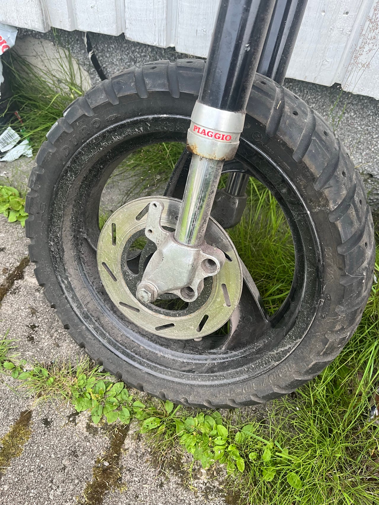 Skootterin etu- ja takavanne renkailla