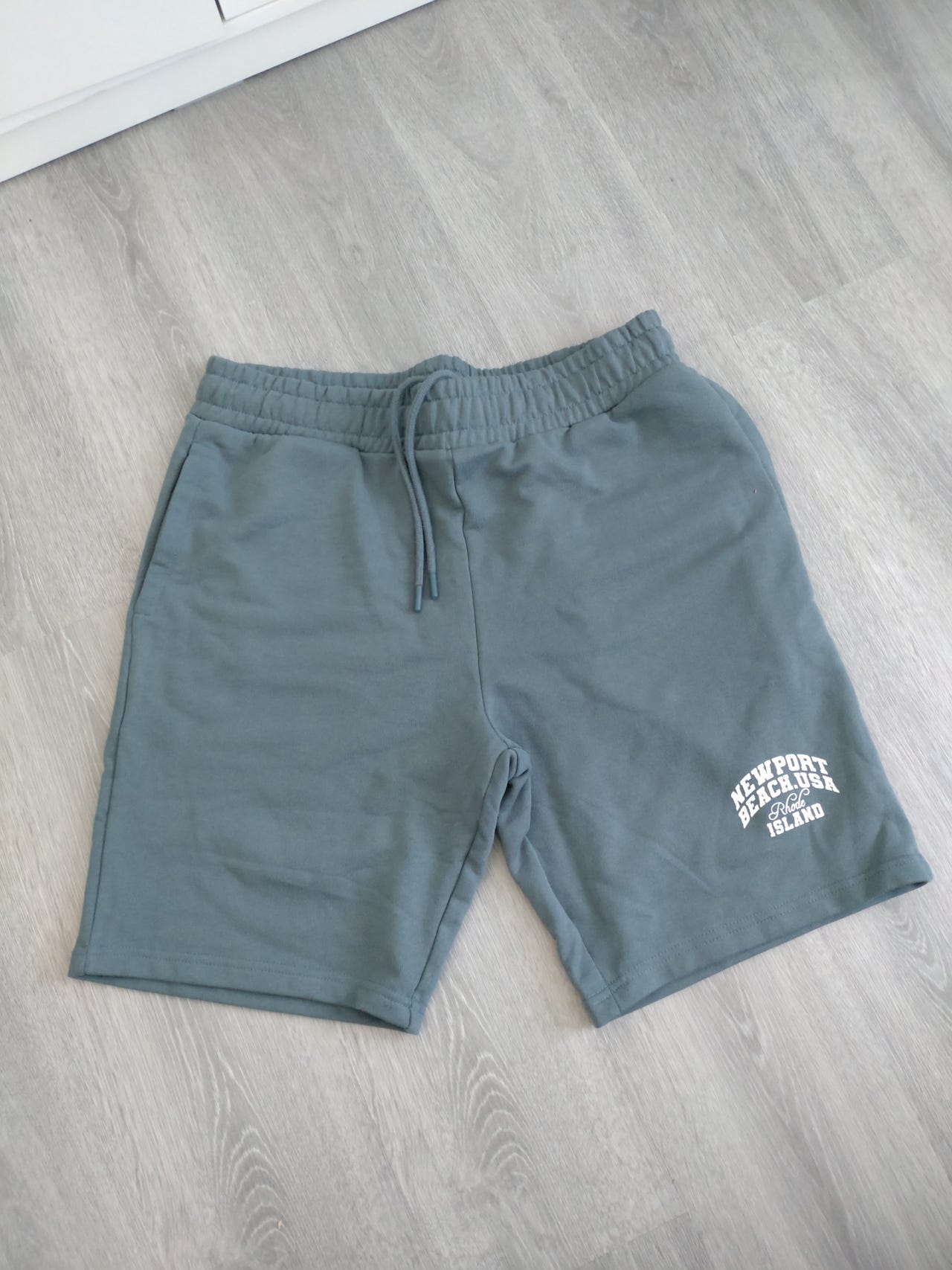 Uudet miesten shortsit L