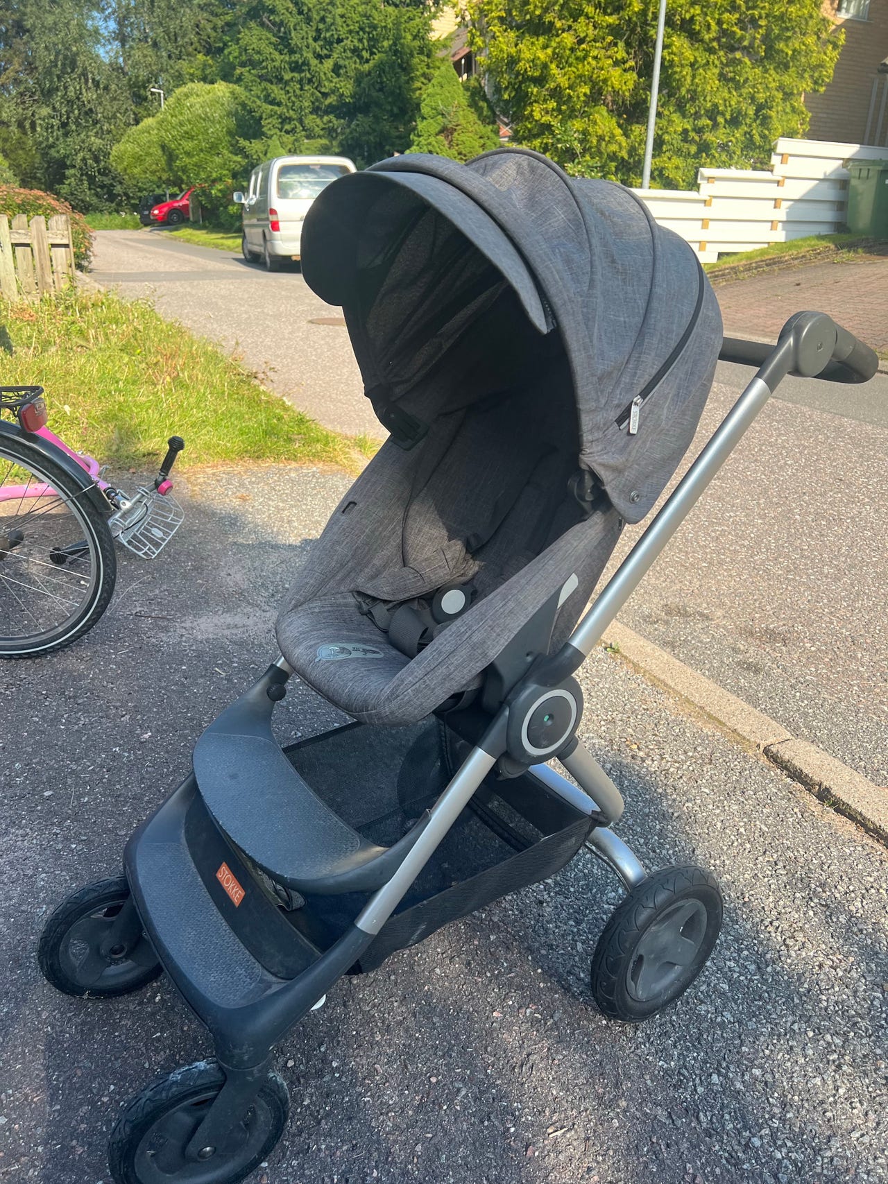 Stokke harmaat lastenrattaat vaunukärryt