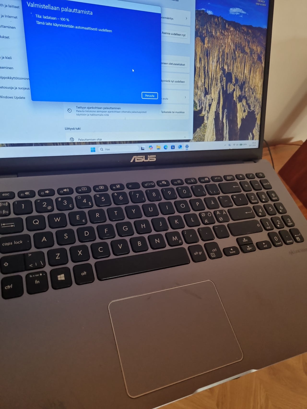 Asus VivoBook kannettava tietokone