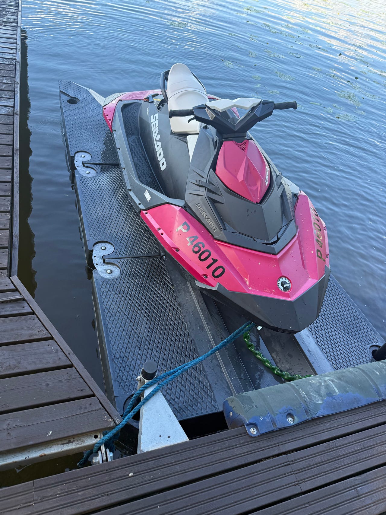 Vesijetti Sea Doo ja pontonnilaituri Lip-Lap