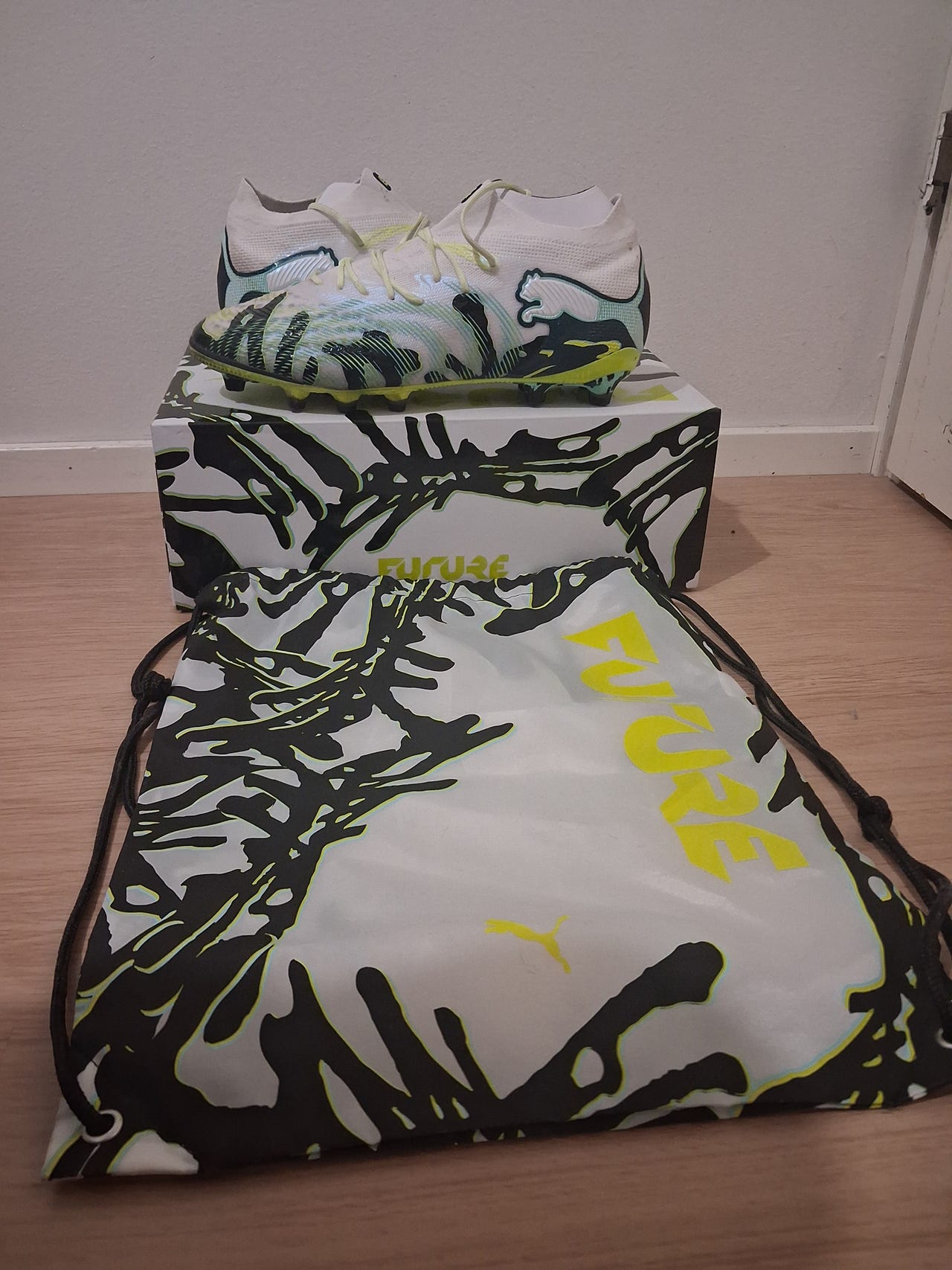 Uudet Ultimate Puma kengät
