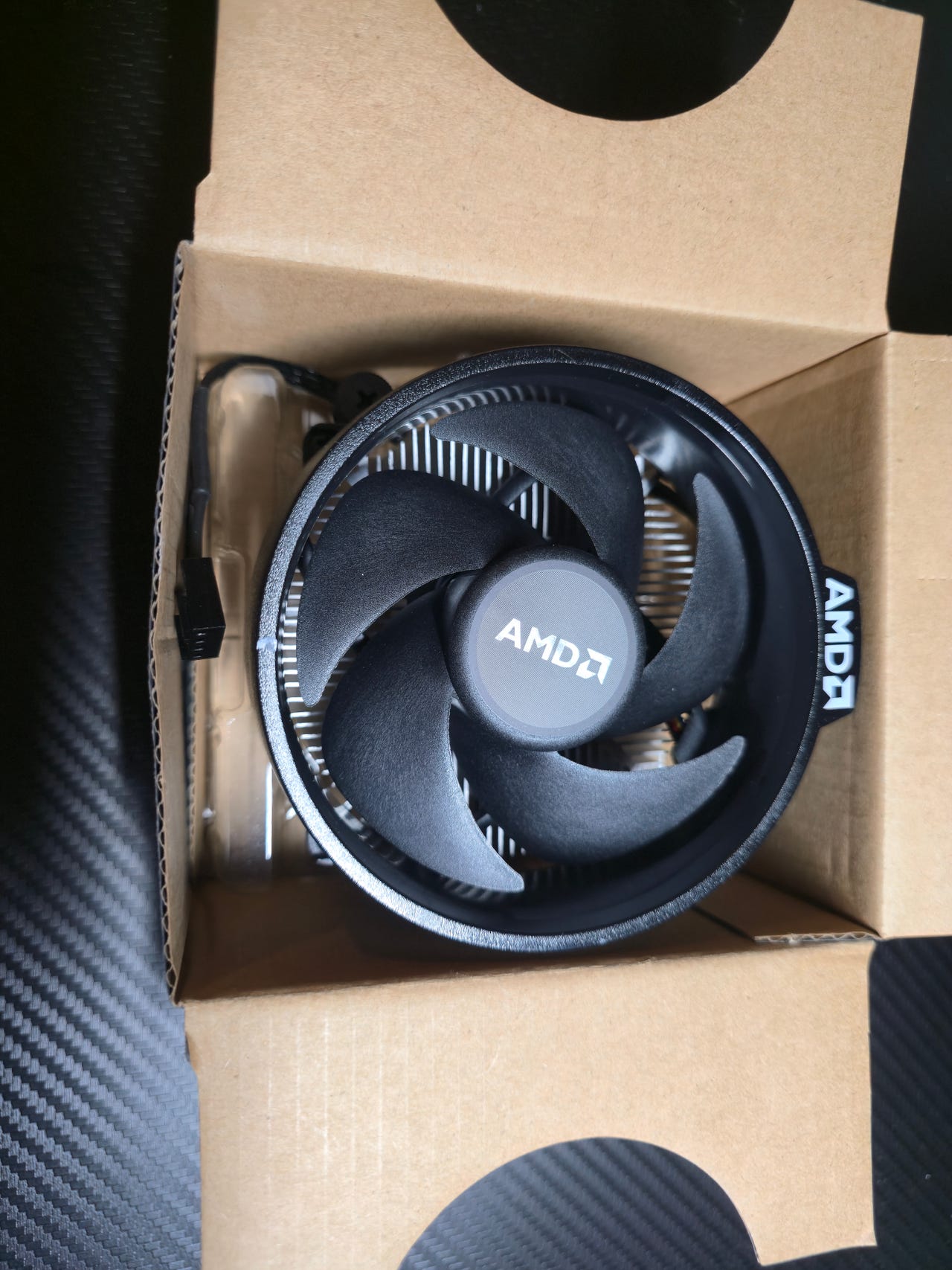AMD Wraith Stealth -prosessorijäähdytin