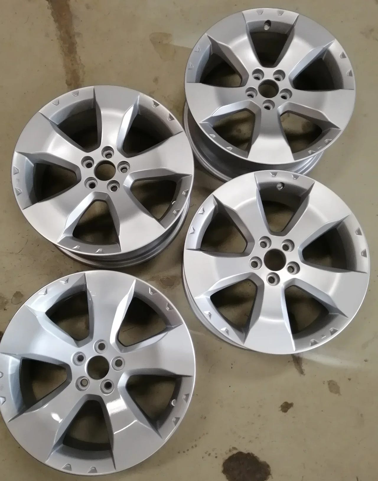 17 5x100 aluvanteet