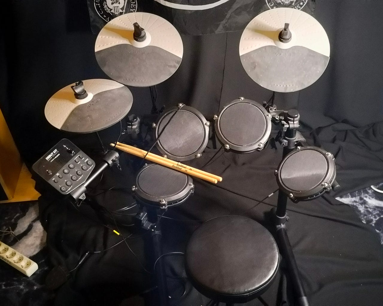 Alesis sähkörummut