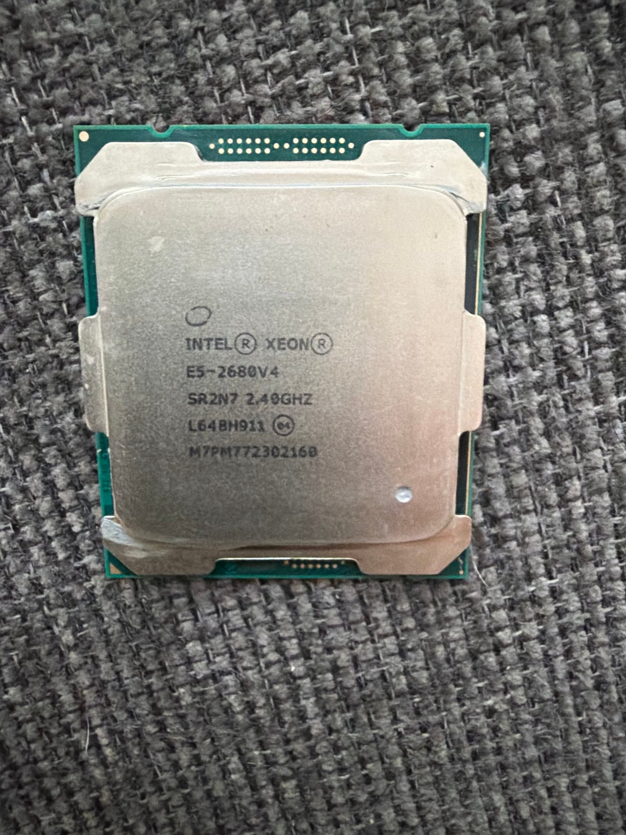 Intel Xeon E5-2680 v4 prosessori 2,4 GHz
